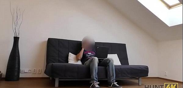  HUNT4K. Paar braucht Bargeld fur Motel, also warum Angella Christin nackt wird